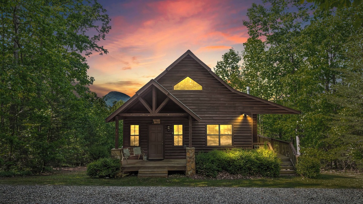 Cleveland Cabin | Mountain Views! 3 Acre privacy, Fiber Optic Internet and more!