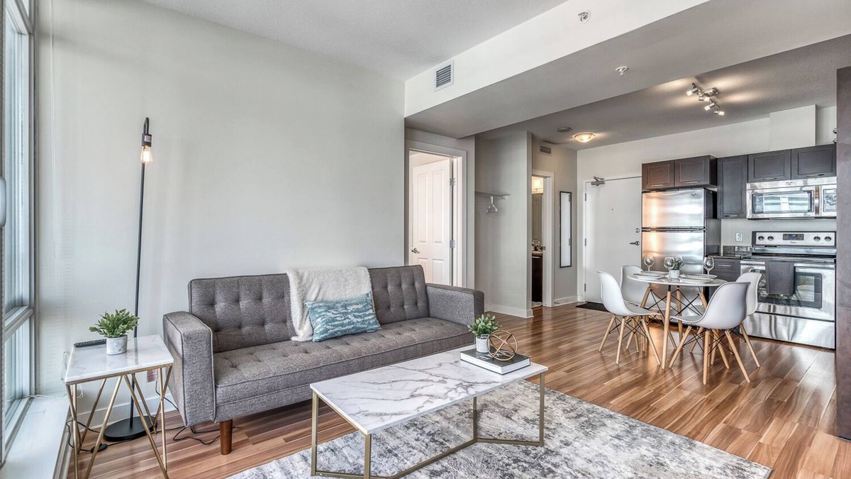Brentwood House | Mountain Views! Bright & Spacious 2BD 2BA Condo