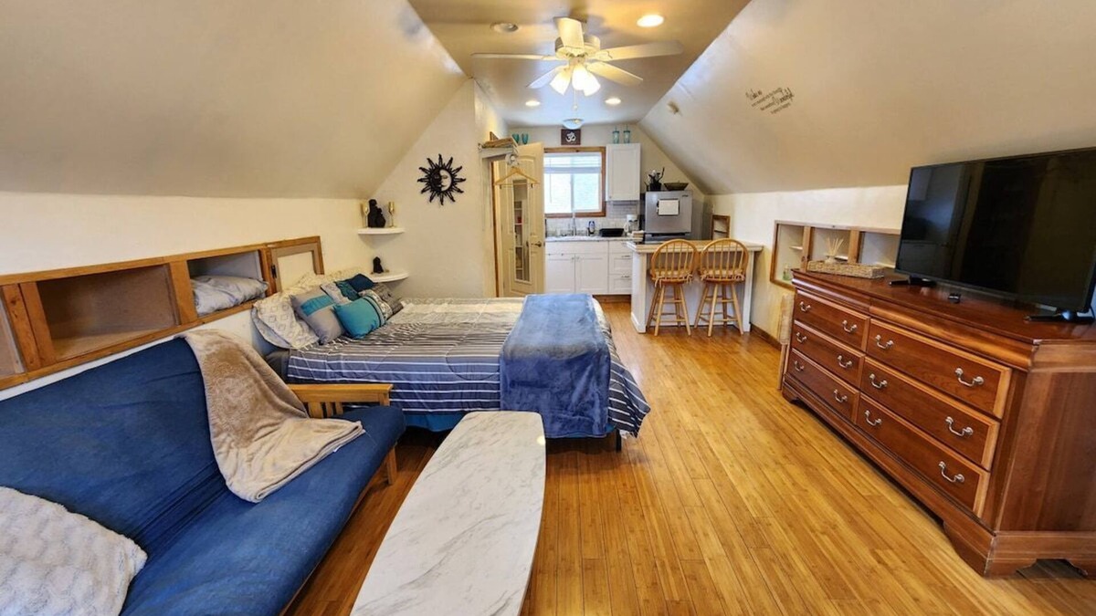 Ogden Apartment | Mountain Views from Private Loft Studio - Near Downtown!