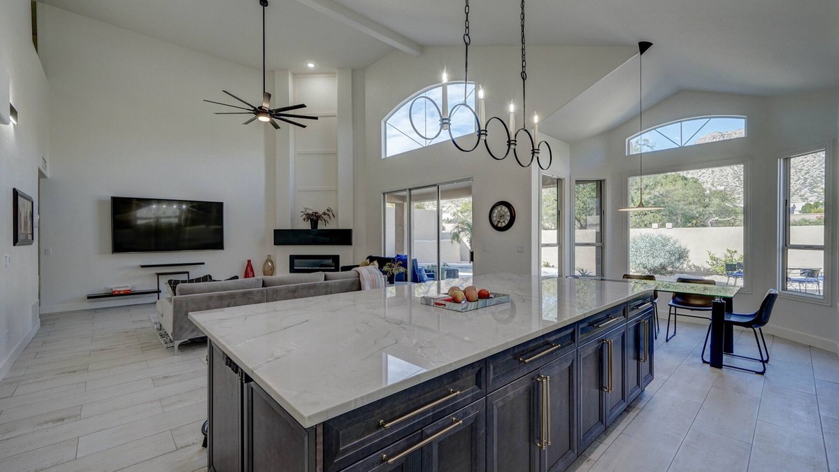 Camelot Ridge House | Mountain Views Heated Pool Hicking Trailheads 5 Beds 3 Baths Full Remodel Golf