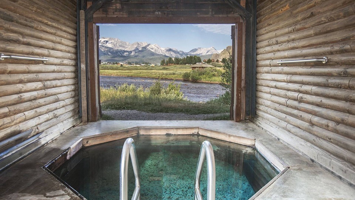 Stanley Hotel | Mountain Village Lodge