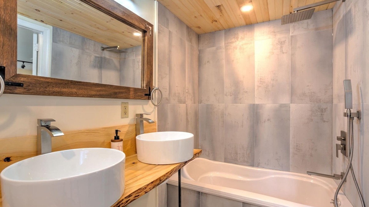 Sciota Cottage | Mountain Vista Lodge w/hot tub & arcade