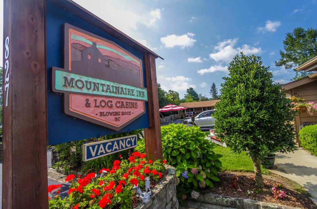 Blowing Rock Hotel | Mountainaire Inn and Log Cabins