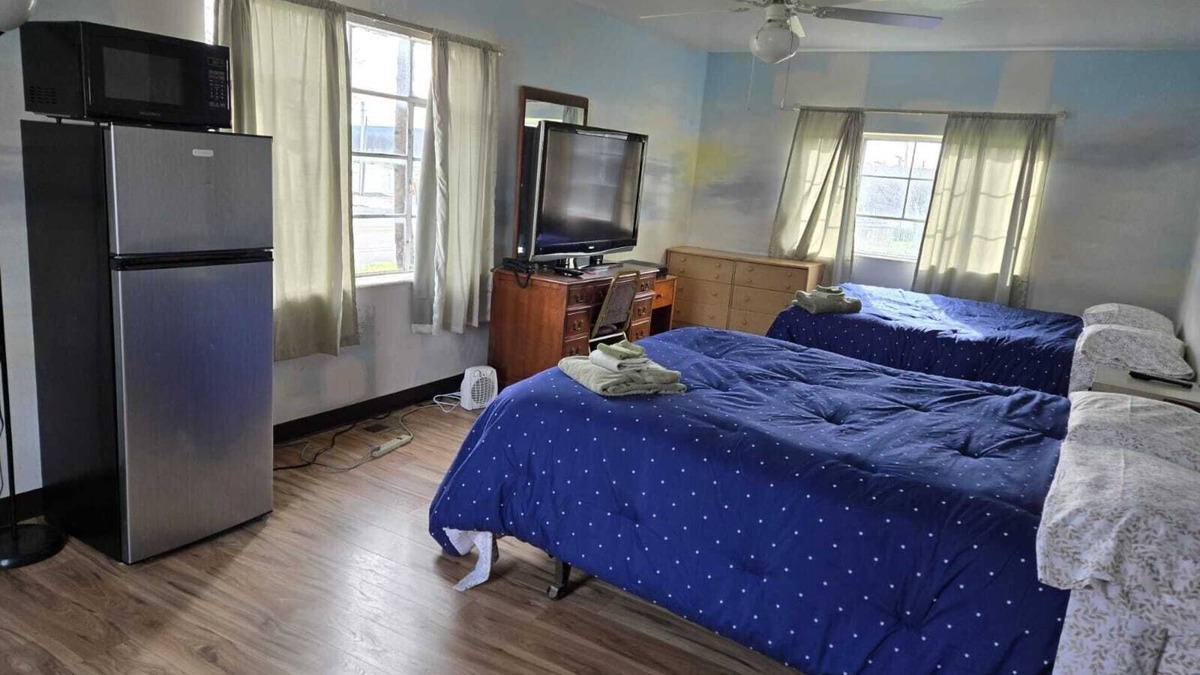 Mount Storm Hotel | Mountaineer Motel