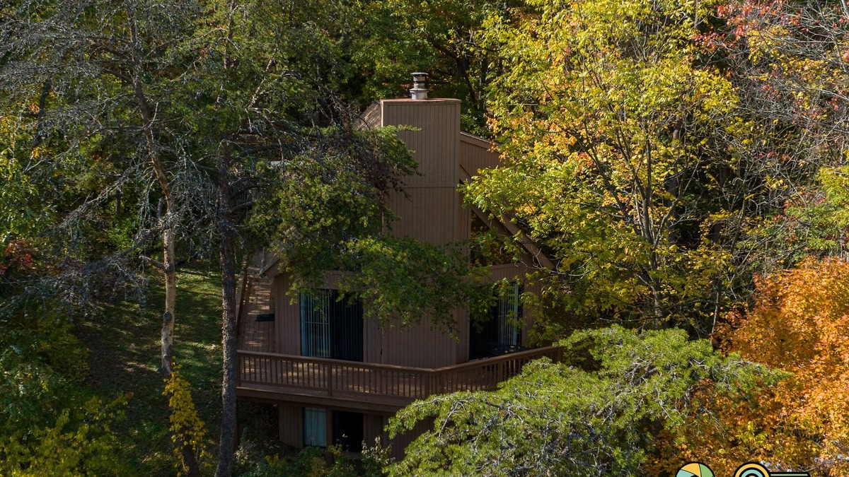 Basye Ski Chalet | Mountainside Chalet (#119) - Valley & Golf Course views!