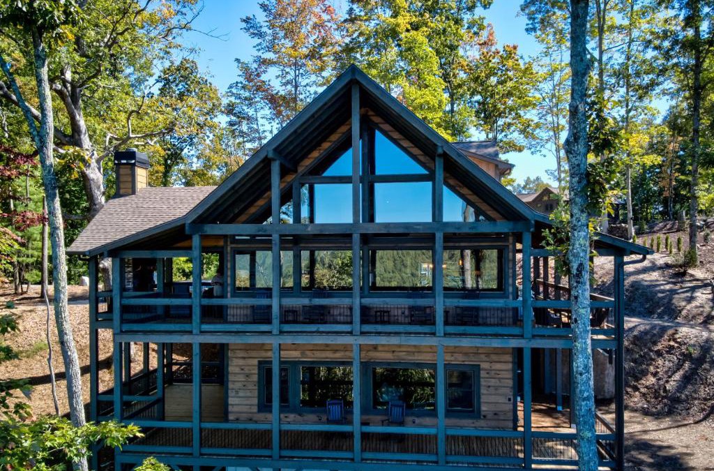 Aska House | Mountainside Retreat