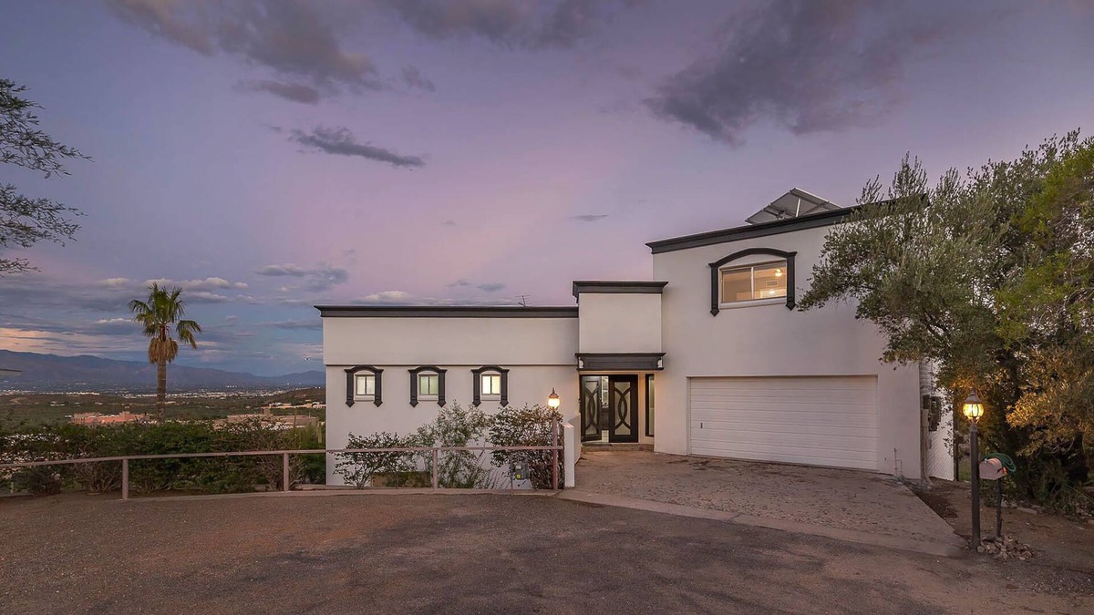 Mountain Gardens Estates House | Mountainside Villa-Luxury Desert Retreat w/ Panoramic Views