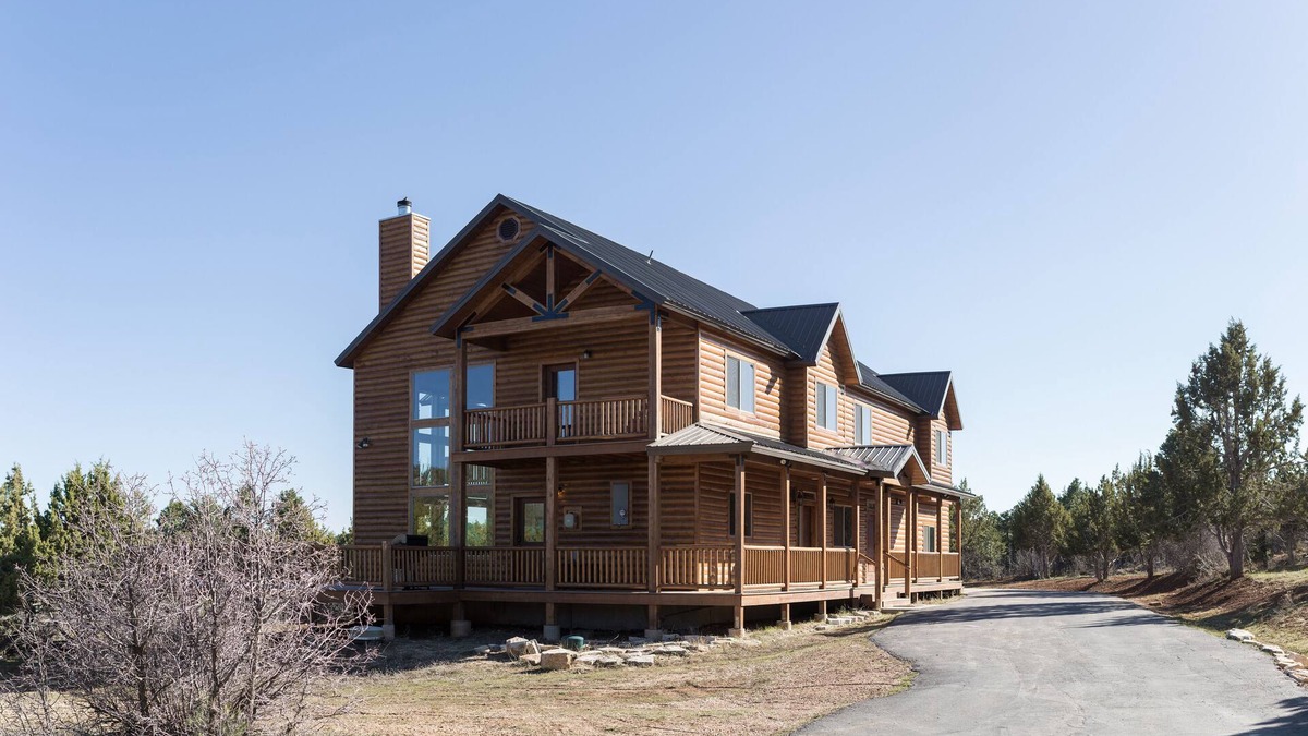Zion National Park East Entrance Cabin | MountainStarCabin - Lrg Cabin boarders Zion NP - Happy Place for Gathering