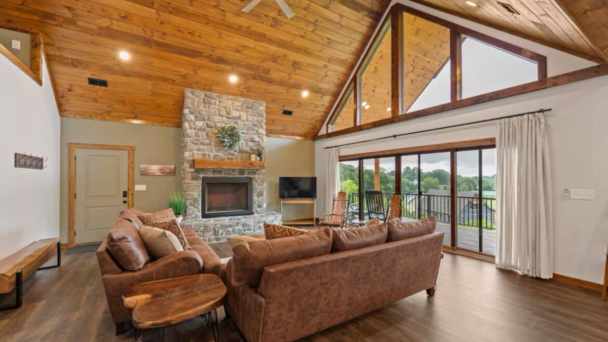 Maryville House | Mountainview Lodge