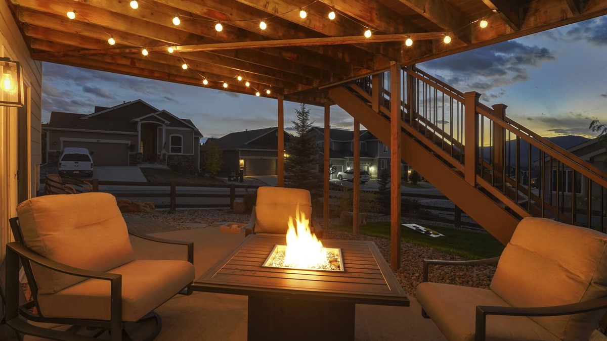 Monument House | Mountainview Marvel