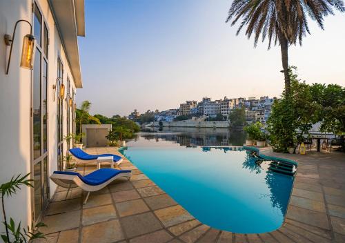 Lake Swaroop Sagar Hotel | Moustache Udaipur Verandah