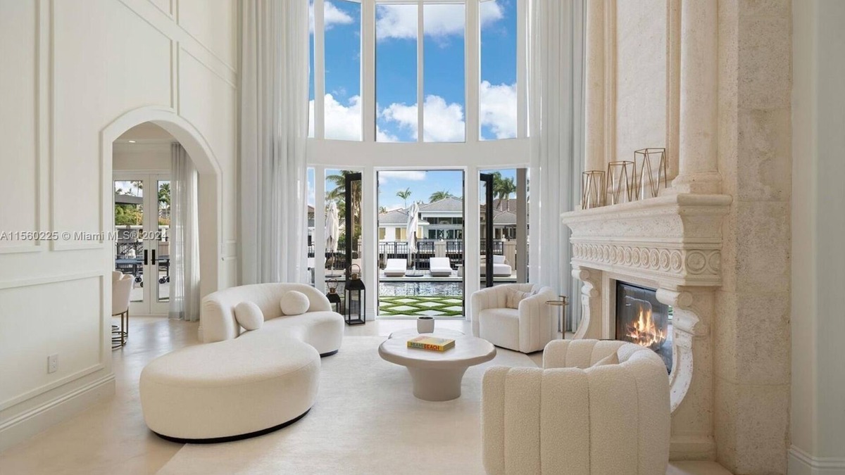 North Miami Beach House | Movie theatre, Elevator Beach Mansion