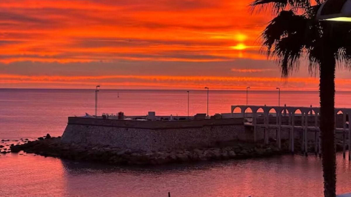 Civitavecchia Apartment | Mowita seaside flat with stunning view on the sea