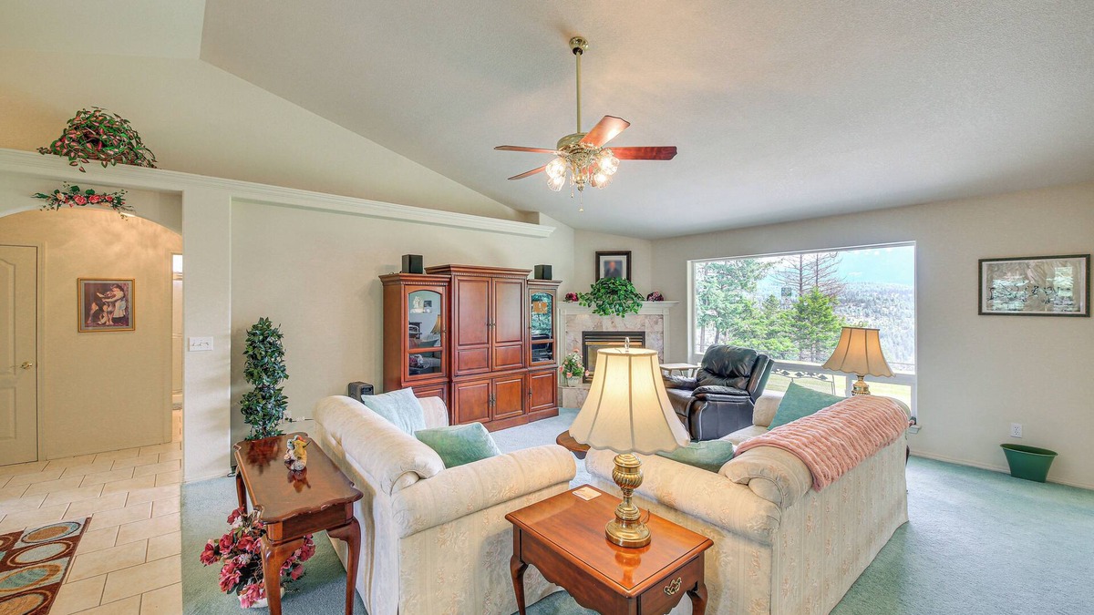 Bonners Ferry House | Moyie Springs Home w/Views, Near Kootenay River!