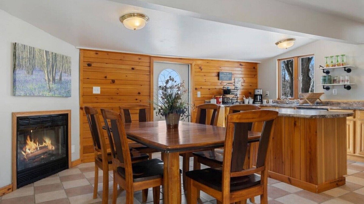Upper Peninsula Michigan House | MQT 3BR Close to Ski/Bike - Enjoy Prime Location!
