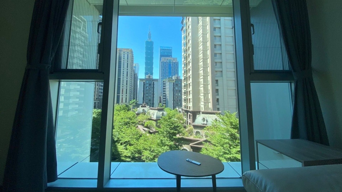 Xinyi Condo | mrt 10mins Xinyi Project Zone apple tv n Netflix TV FIREWORKS TAIPEI 101