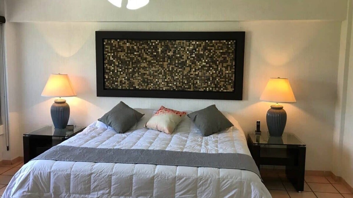 Downtown Queretaro Apartment | +MS +Espaciosa Suite +Zona Centro +Col. El Prado