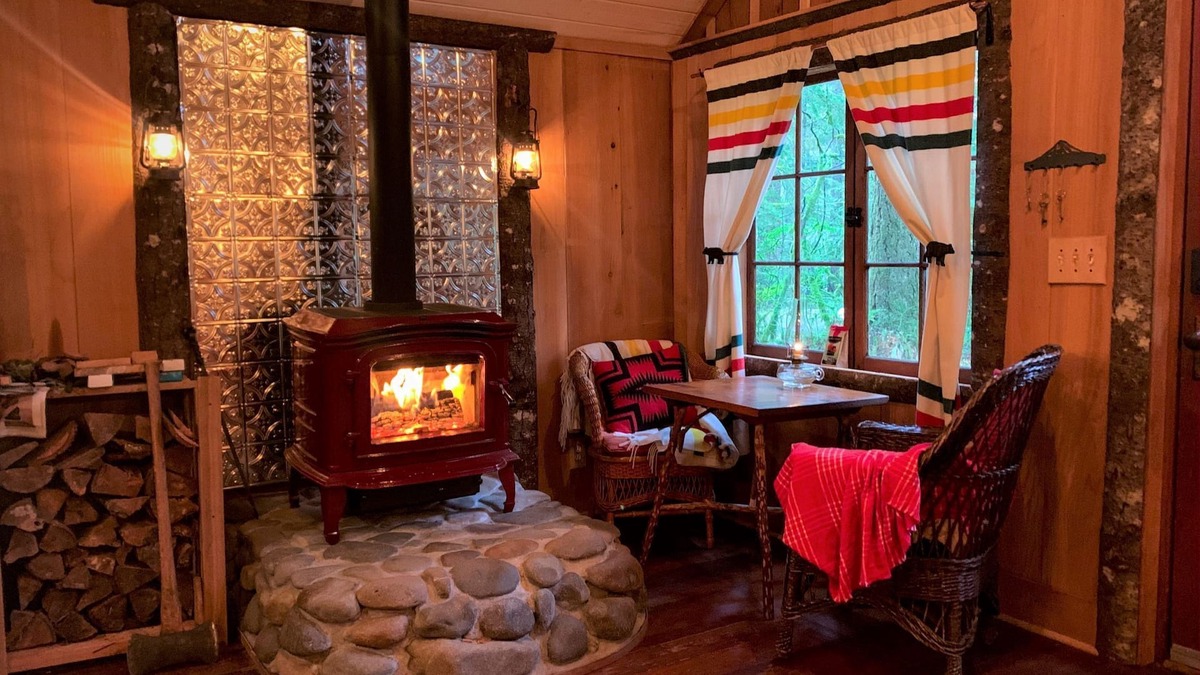 Brightwood Cabin | Mt Hood’s historic Cedarwood Cabin