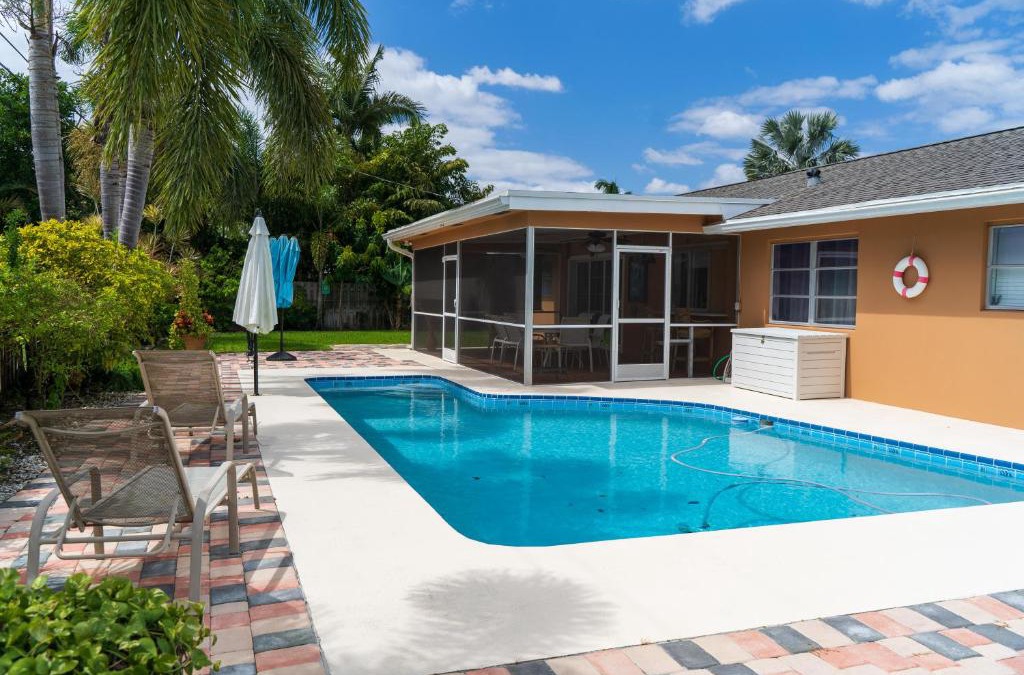 Florida Gardens House | Mt Irvine Luxe Pool Cottage/Close to Beach and Equestrian