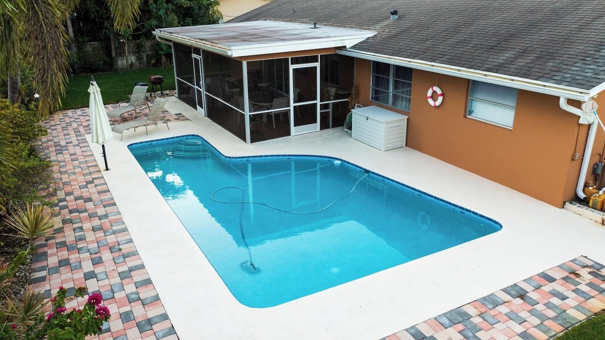 Lake Worth House | Mt Irvine Resort-Pool home/Close Beach/Equestrian