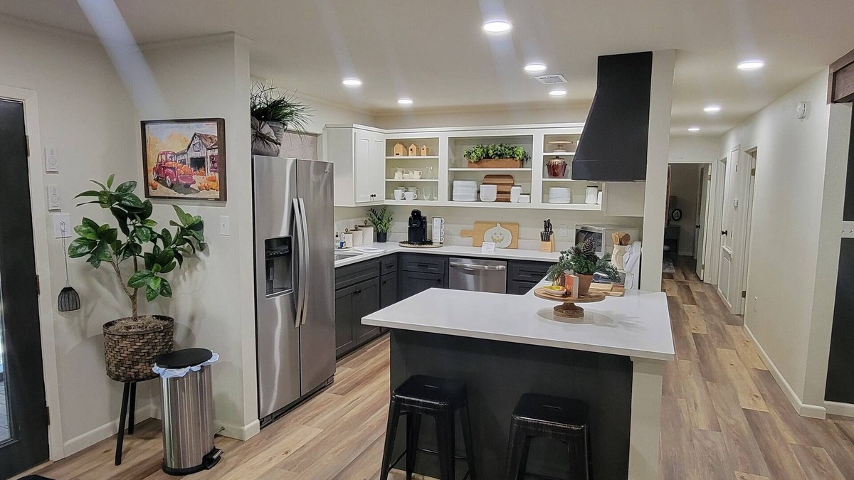 Russellville House | Mt. Nebo Trailhead House