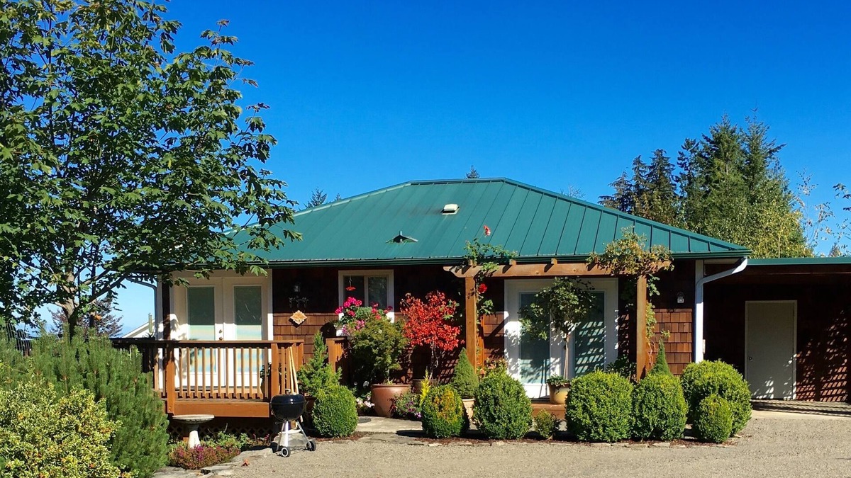 Port Angeles Cottage | Mt. Pleasant Garden View Ranch Cottage with Panoramic Saltwater Views of BC