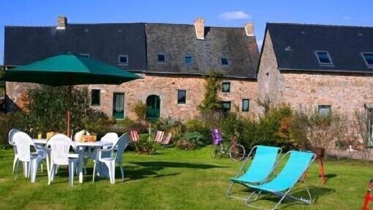 Saint-Germain-en-Cogles Cottage | MT ST MICHEL, FOUGERES 4 pers. Tranquility, space for the whole family.