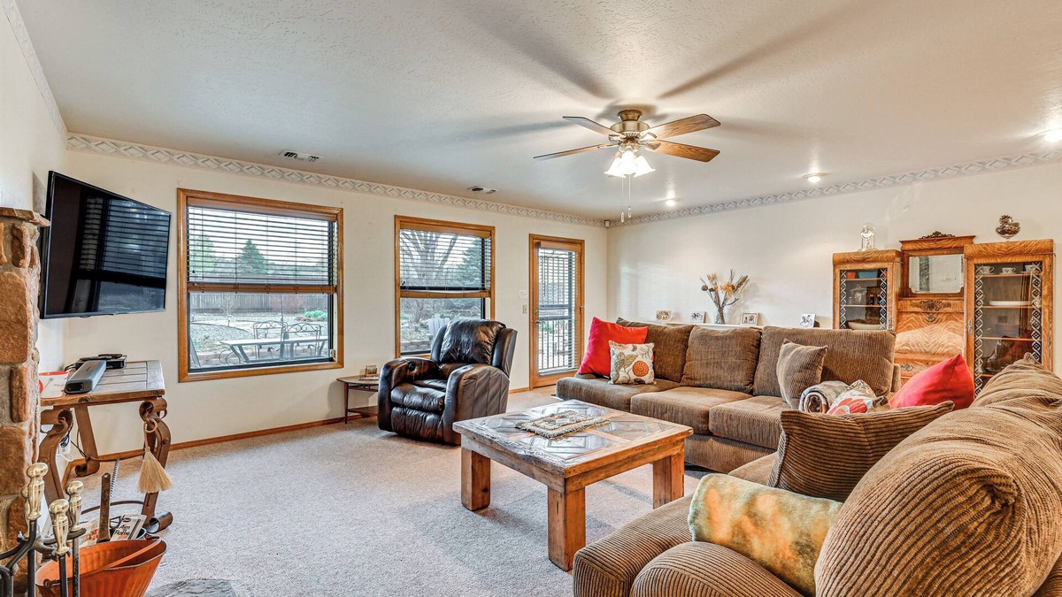 Flagstaff House | Mtn-View Family Home w/Grill in Flagstaff!