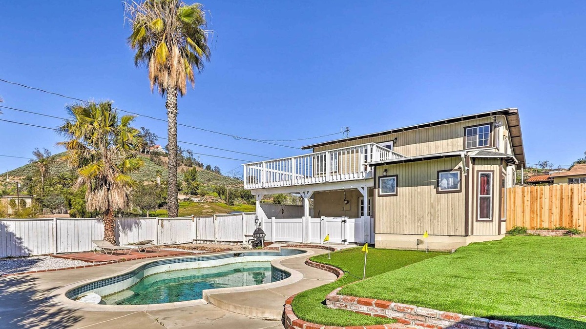 Lake Elsinore House | Mtn-View Home < 1 Mi to Lake Elsinore!