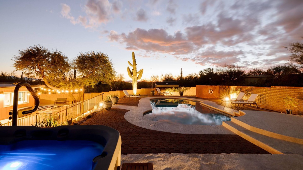 Tres Lomas North House | Mtn views, pool, hot tub, fire pit/2 King suites/game room/modern & luxe
