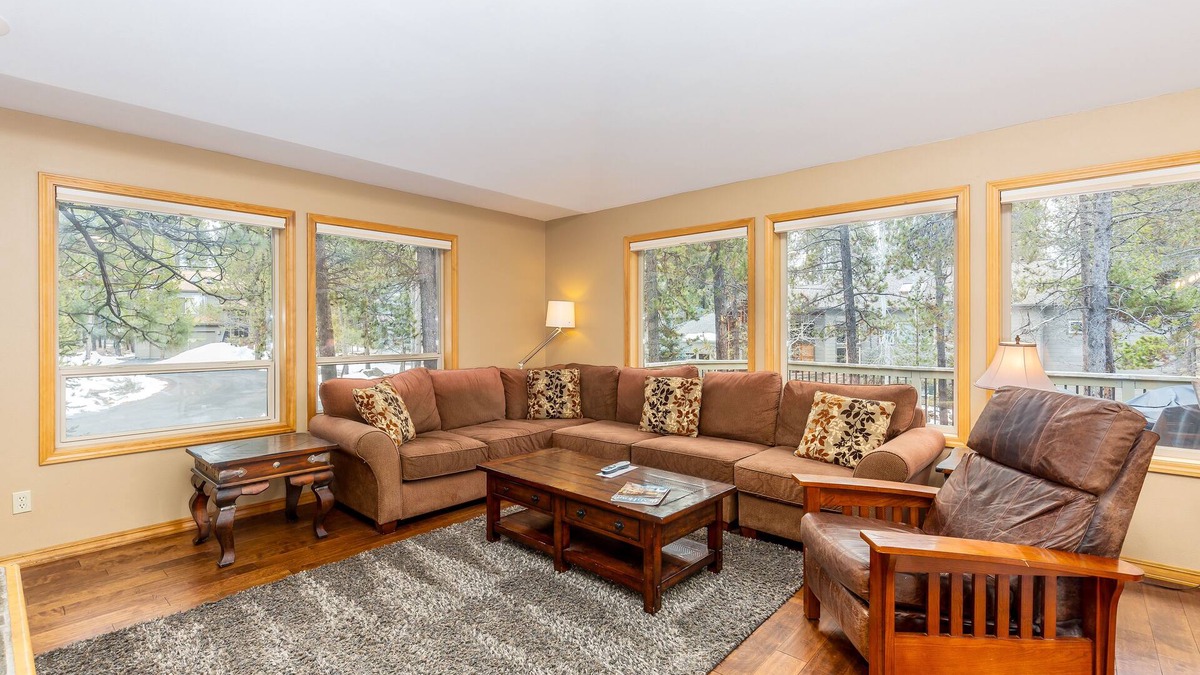 Deer Park House | MTRO11 - Fabulous Home - 2 King Suites, Ping Pong, Foosball, A/C