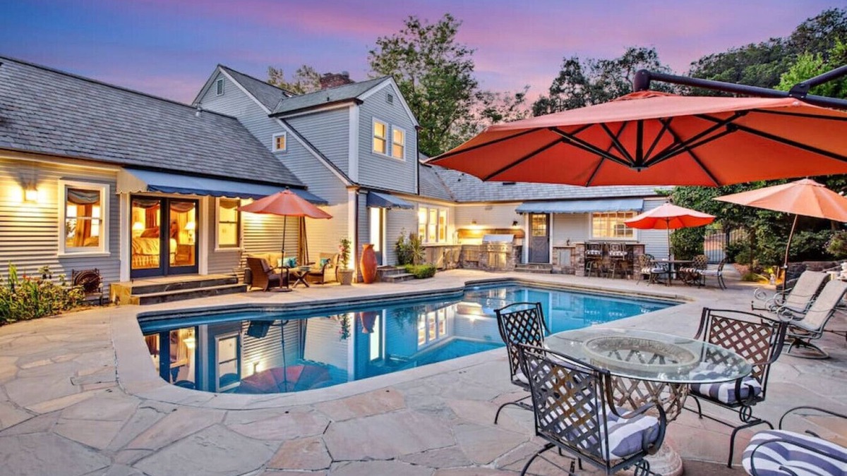 Penngrove Villa | MTV Cribs, Live like a rock star.