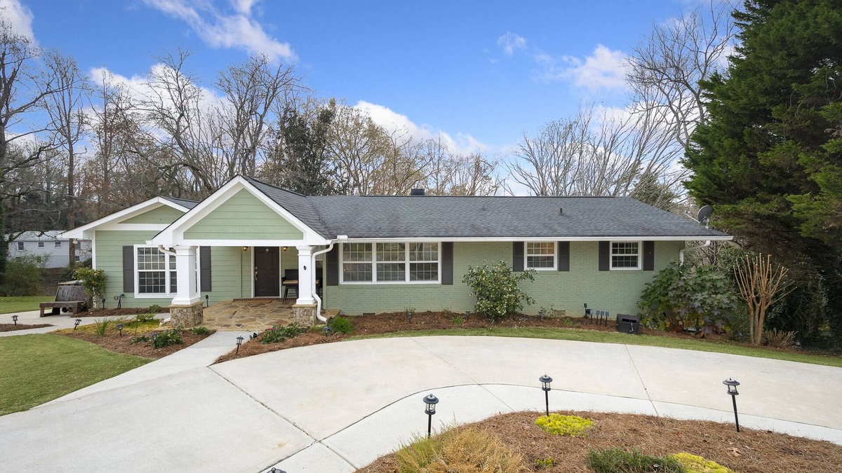 Gainesville House | Much to love Guest favorite Evergreen Hideaway waterfront home w/dock. Pets ok