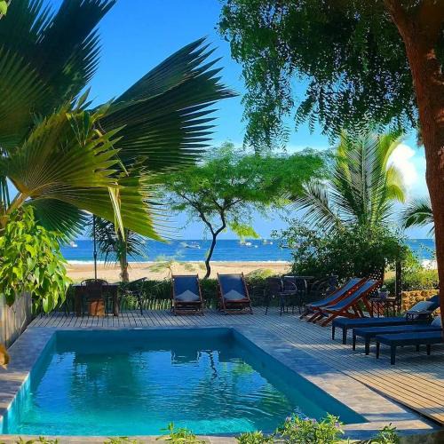 Punta Veleros Hotel | Muelle Viejo Bungalows