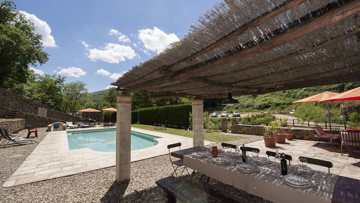 Greve in Chianti Villa | Mulino Cintoia Chianti Toscana Pool, Sauna and Jacuzzi Experience