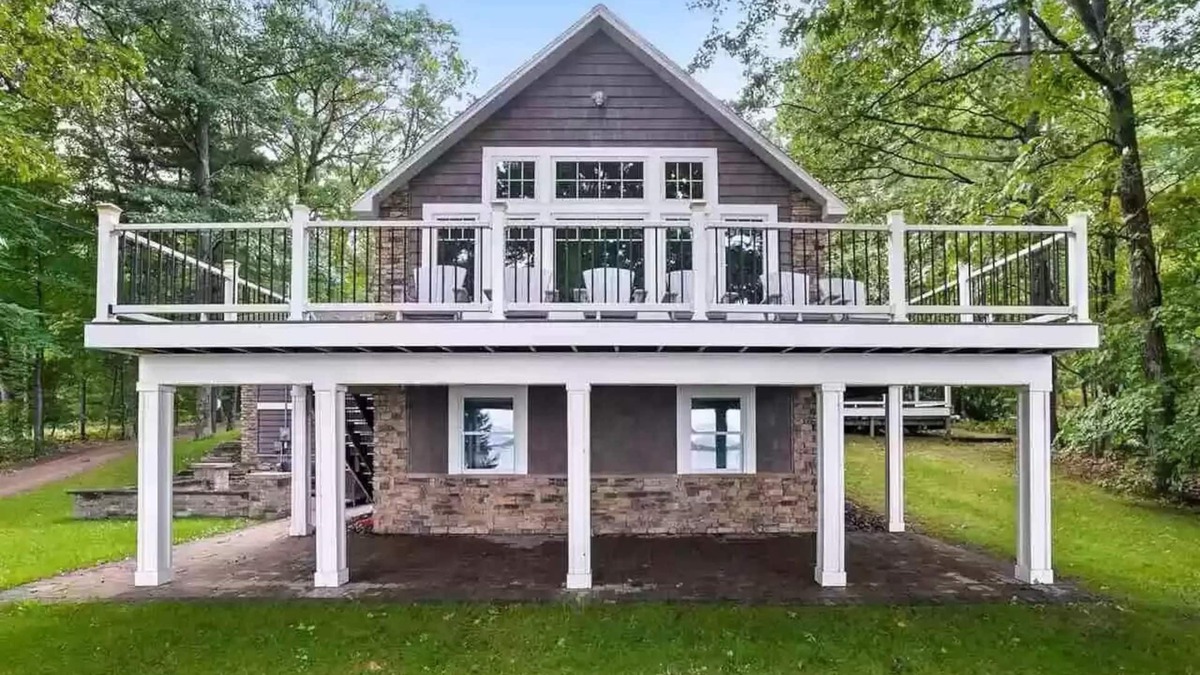 Topinabee House | Mullett Lake Retreat
