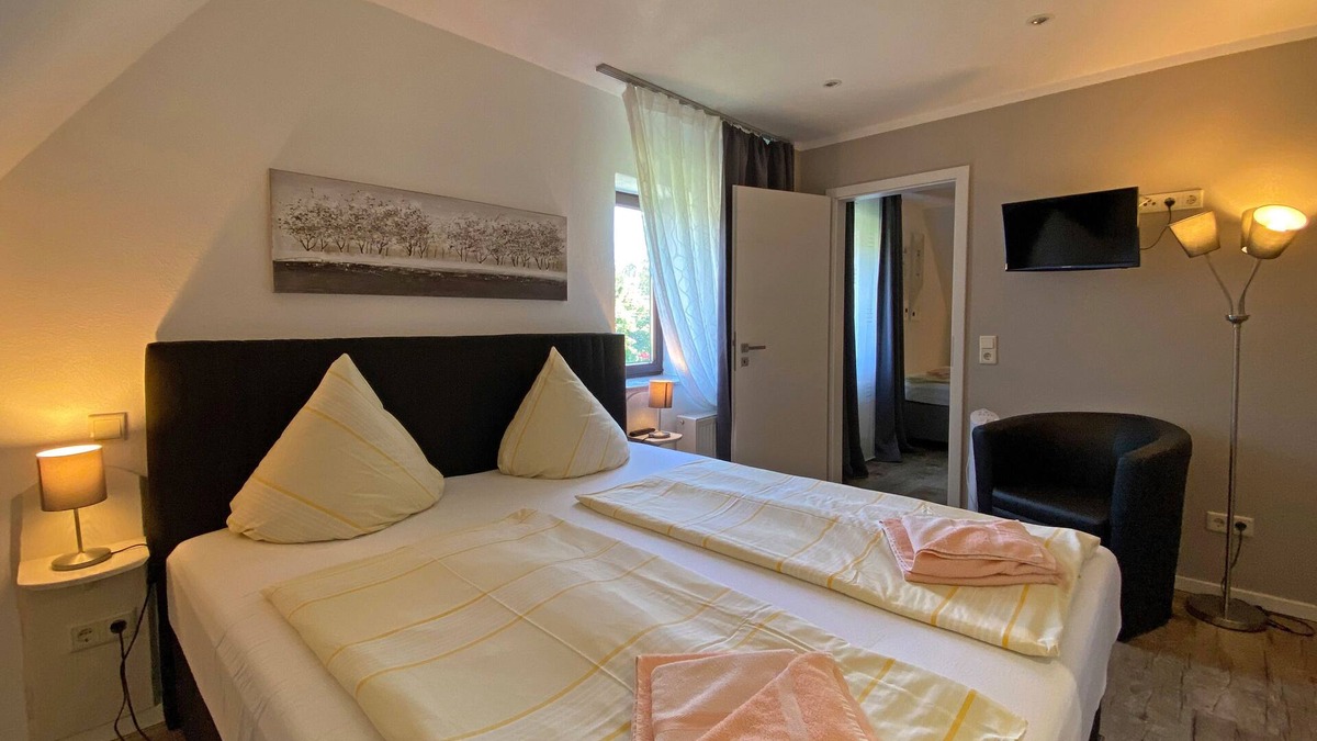 Langenwolmsdorf Apartment | Multi-bed room for 4 guests with 30m² in Stolpen (295078)