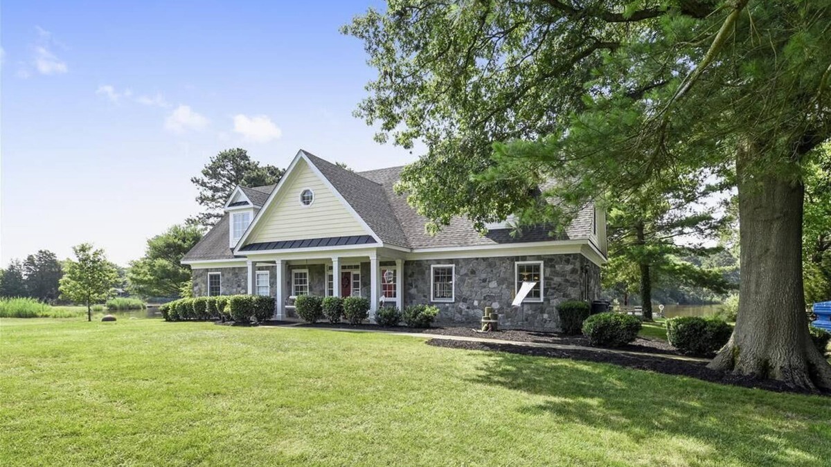 Cambridge House | Multi-Generational Waterfront Retreat with Pool!