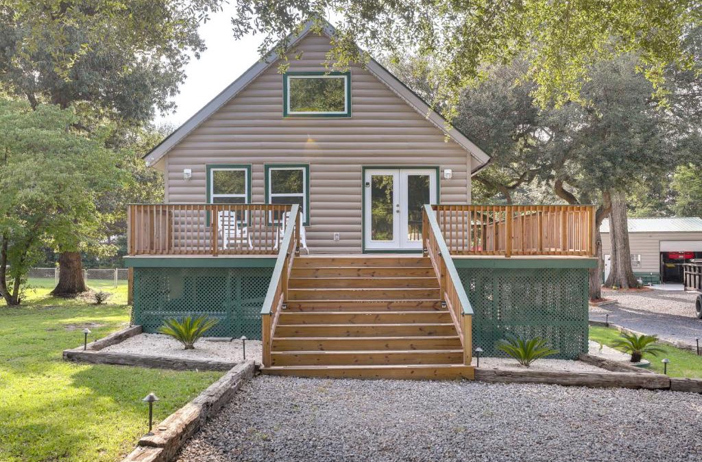 Russellville House | Multi-Level Bonneau Cabin Walk to Lake!