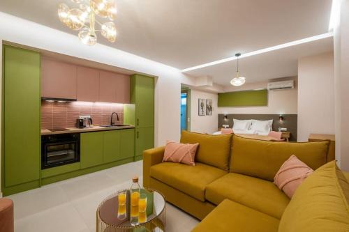 Piraeus Apartment | Multi-Unit Apartment Piraeus - For Large Groups