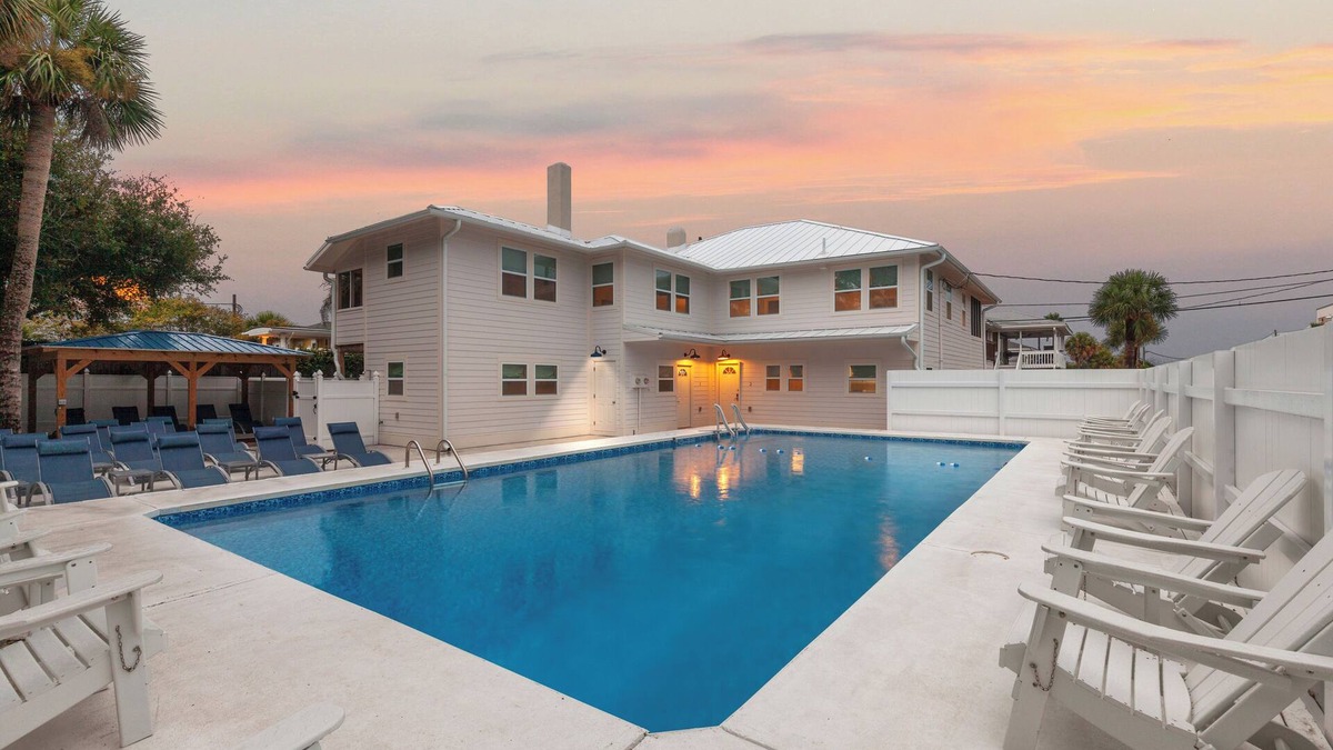 Tybee Island Condo | Multi-Unit Home, Steps to the Beach, Pool Access