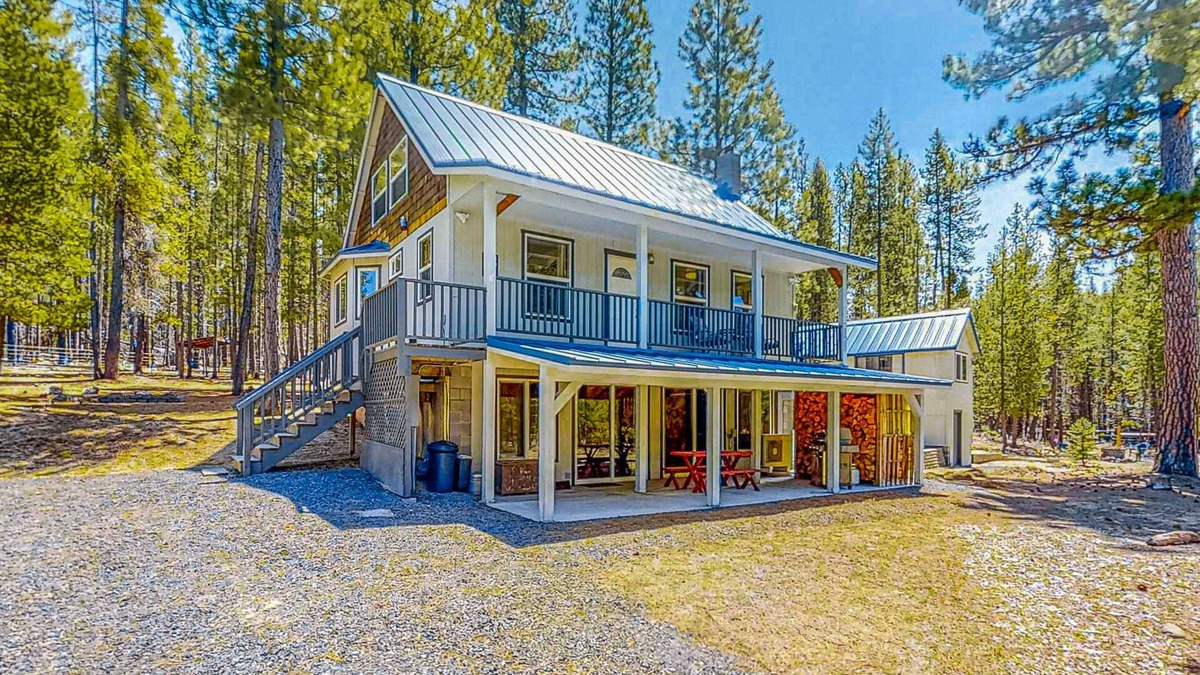 Crescent House | Multiple Unit Retreat w/Firepit & Enclosed Yard