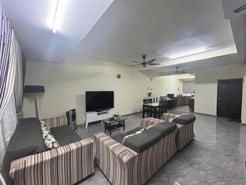 Central Seberang Perai House | Mumtaz Homestay