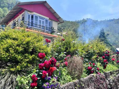 Rishop House | Munal Homestay - Megher Kole