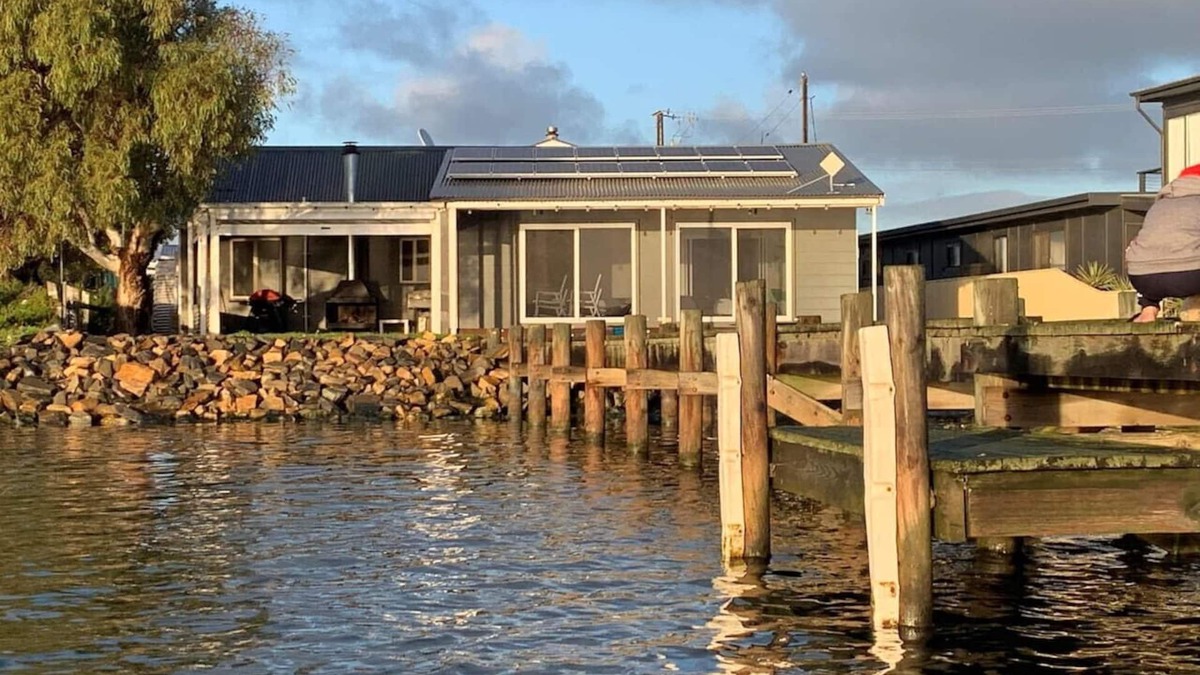 Nangkita House | Mundoo Waters, Waterfront, Family Friendly, WiFi