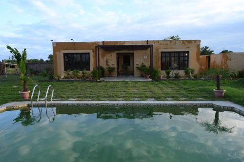 Kasrawad Villa | Mura Yoga Villa