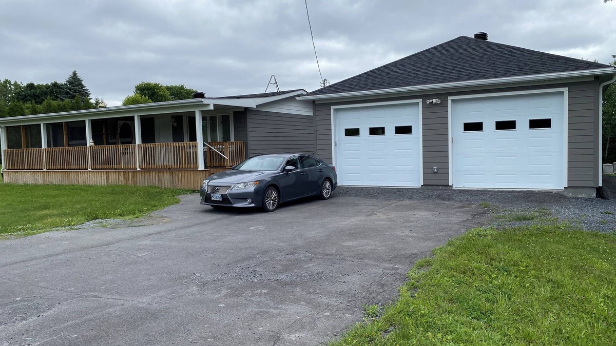 South Glengarry House | MURPHY'S RETREAT COTTAGE # 2 CLOSE TO CORNWALL