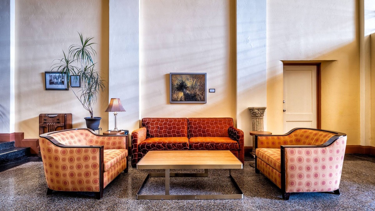 Tyrone Hotel | Murray Hotel