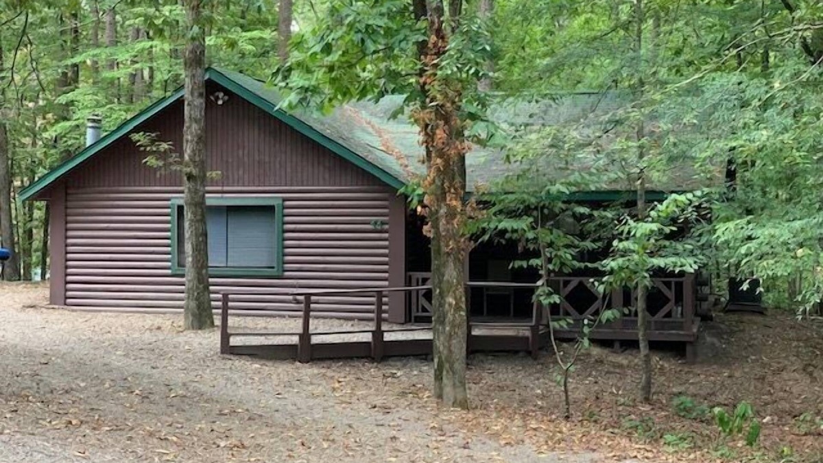 Broken Bow Cabin | Muscadine Manor - 2 Bedroom Cabin at the Whip Poor Will resort.