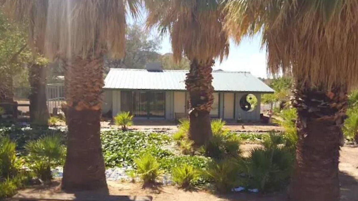 Newberry Springs Cottage | Music Cottage on the Pond